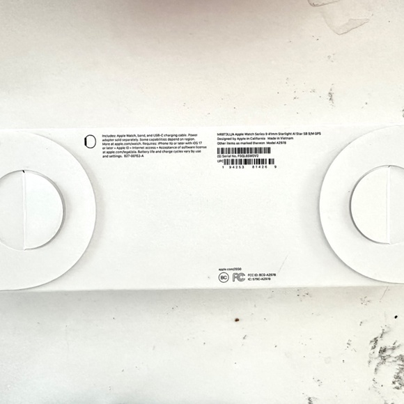 BNIB Apple Watch 9, 41mm Starlight GPS - Picture 2 of 2